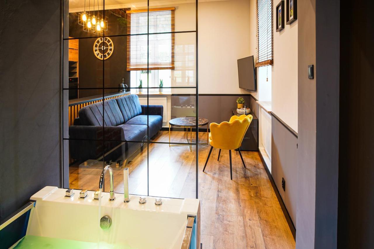 Apartament Z Jacuzzi W Centrum Sanoka Εξωτερικό φωτογραφία